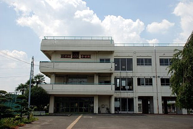 小山小学校（約830m）