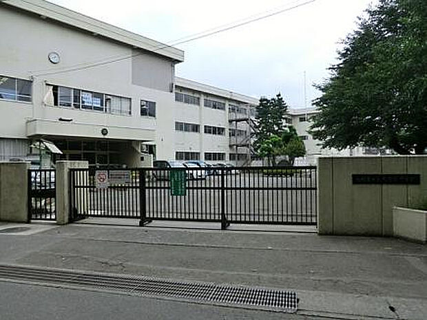 大野台中学校(約802m)