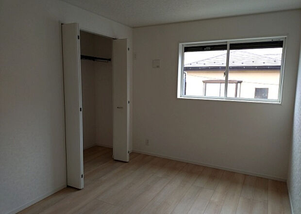 【子供部屋】子供が何人でも年齢によっては、受験時にしっかり壁のある個室があった方が良い場合もあります。難しい問題ですが、兄弟の人数や、性別や年齢差によって状況が異なりますので、数年後のこともしっかり考えましょう。