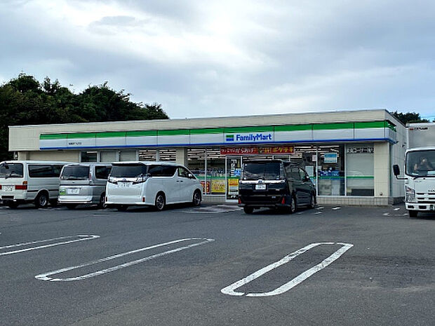 ファミリーマート　相模原下九沢店（約328m）