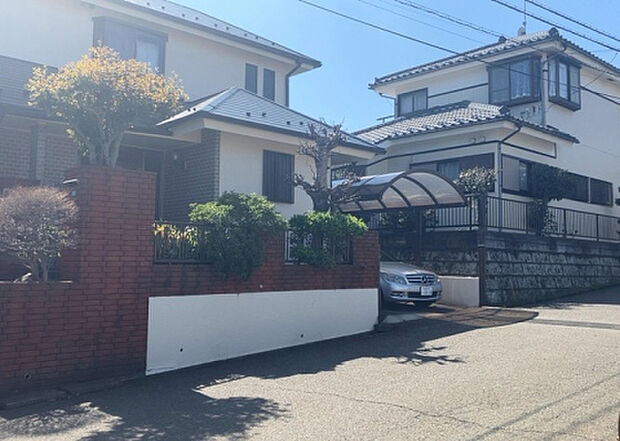 【物件からの展望_2】眺望を気にして物件を探す場合、前面に建物が建っていないか現地で確認しましょう！前面に建物があると景色はもちろん、日当たりや風通しにも影響が出てきます。住んだ時のことを想像しながら現地見学をしましょう。