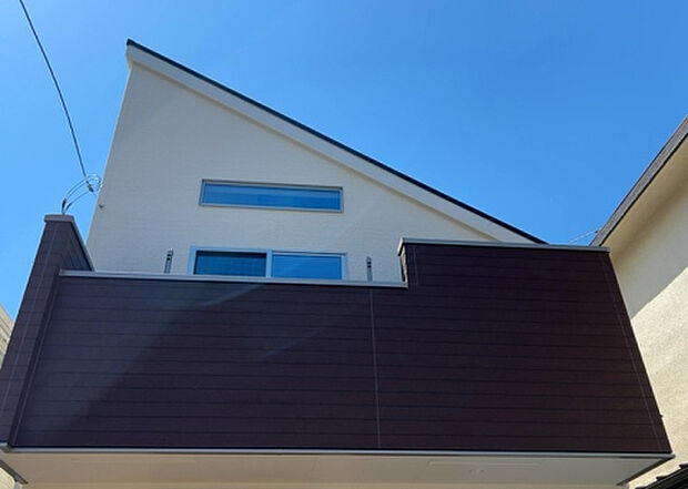 【外観_2】外観は建物の第一印象を決める重要な要素です。複数の方向から見ることで、建物の存在感や周辺との調和、デザインの良さなどがより明確に分かります。お気に入りの建物を見つけてみてください。