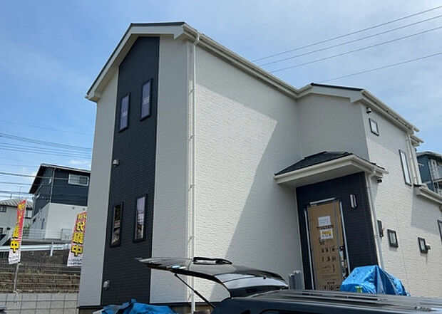 【外観_2】外観は建物の第一印象を決める重要な要素です。複数の方向から見ることで、建物の存在感や周辺との調和、デザインの良さなどがより明確に分かります。お気に入りの建物を見つけてみてください。