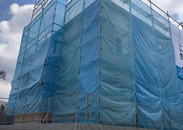 【外観_2】外観は建物の第一印象を決める重要な要素です。複数の方向から見ることで、建物の存在感や周辺との調和、デザインの良さなどがより明確に分かります。お気に入りの建物を見つけてみてください。