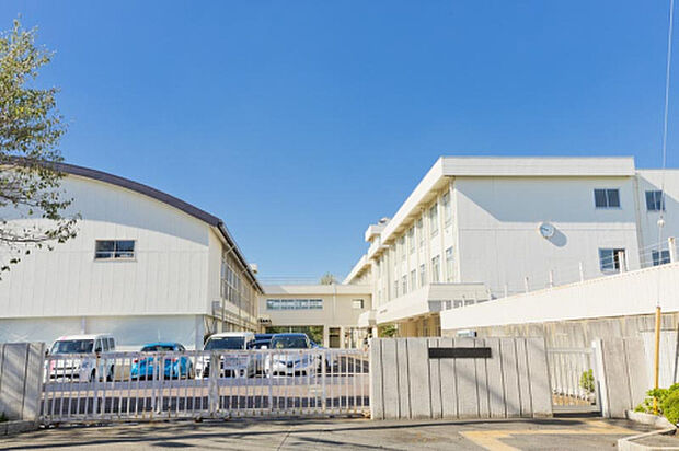 新町中学校（約580m）