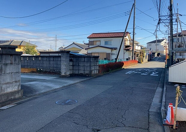 【物件からの展望_2】眺望を気にして物件を探す場合、前面に建物が建っていないか現地で確認しましょう!前面に建物があると景色はもちろん、日当たりや風通しにも影響が出てきます。住んだ時のことを想像しながら現地見学をしましょう。
