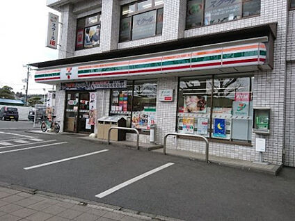 セブンイレブン　八王子東浅川店 143m(徒歩2分)