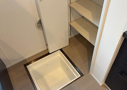 キッチン床下収納
