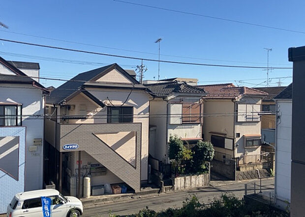 【物件からの展望】眺望を気にして物件を探す場合、前面に建物が建っていないか現地で確認しましょう!前面に建物があると景色はもちろん、日当たりや風通しにも影響が出てきます。住んだ時のことを想像しながら現地見学をしましょう。
