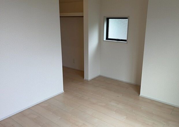 【子供部屋】子供が何人でも年齢によっては、受験時にしっかり壁のある個室があった方が良い場合もあります。難しい問題ですが、兄弟の人数や、性別や年齢差によって状況が異なりますので、数年後のこともしっかり考えましょう。