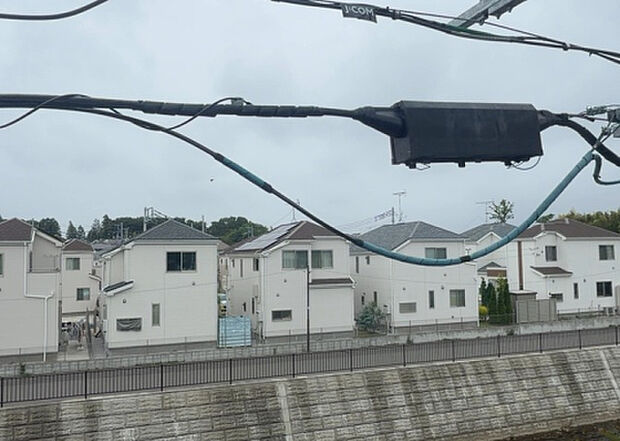 【物件からの展望】眺望を気にして物件を探す場合、前面に建物が建っていないか現地で確認しましょう！前面に建物があると景色はもちろん、日当たりや風通しにも影響が出てきます。住んだ時のことを想像しながら現地見学をしましょう。