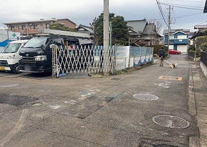 前面道路含む現地写真_3