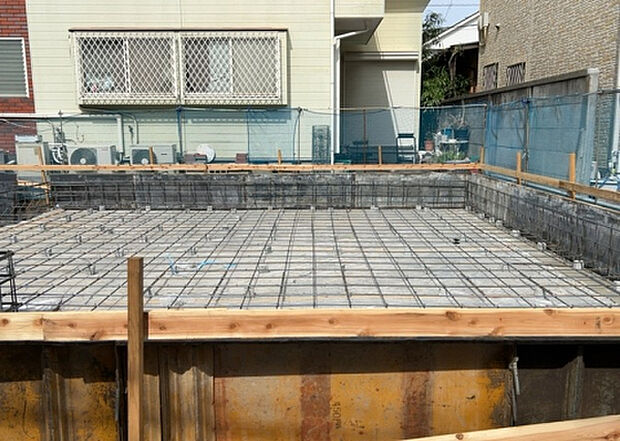 【外観_2】外観は建物の第一印象を決める重要な要素です。複数の方向から見ることで、建物の存在感や周辺との調和、デザインの良さなどがより明確に分かります。お気に入りの建物を見つけてみてください。