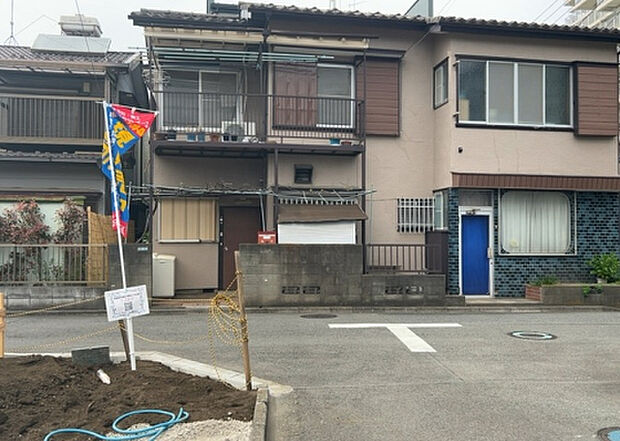 【物件からの展望_2】眺望を気にして物件を探す場合、前面に建物が建っていないか現地で確認しましょう！前面に建物があると景色はもちろん、日当たりや風通しにも影響が出てきます。住んだ時のことを想像しながら現地見学をしましょう。