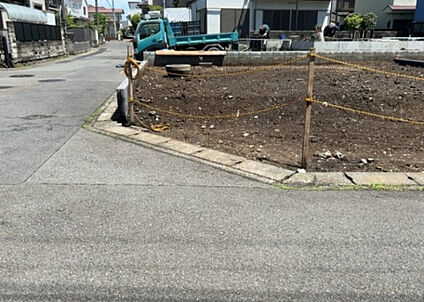 前面道路含む現地写真_3