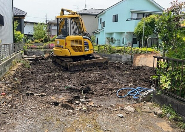 【駐車場_2】駐車場と明記されていても、最小スペースでつくられた駐車場だと大型車は駐車できなかったり、出入りしにくくなったりする可能性があります。お車のサイズと購入したい物件の駐車場のサイズを現地で確認しましょう。