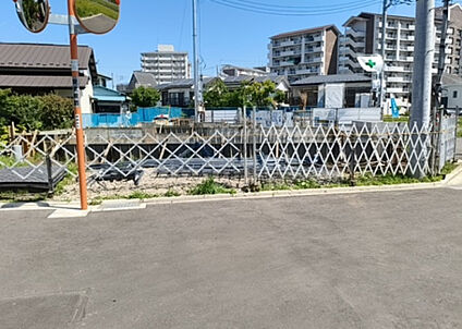 前面道路含む現地写真_3