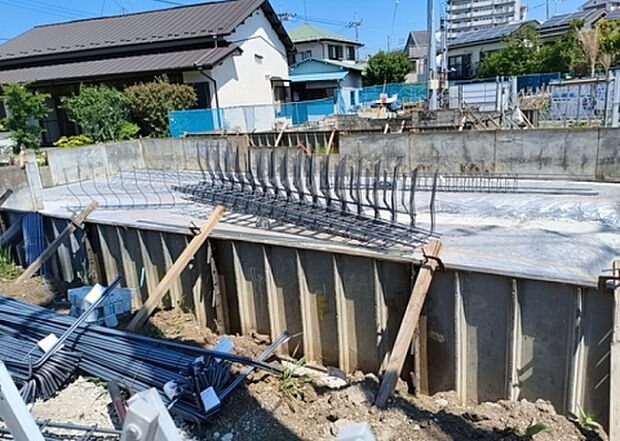 【外観_2】外観は建物の第一印象を決める重要な要素です。複数の方向から見ることで、建物の存在感や周辺との調和、デザインの良さなどがより明確に分かります。お気に入りの建物を見つけてみてください。