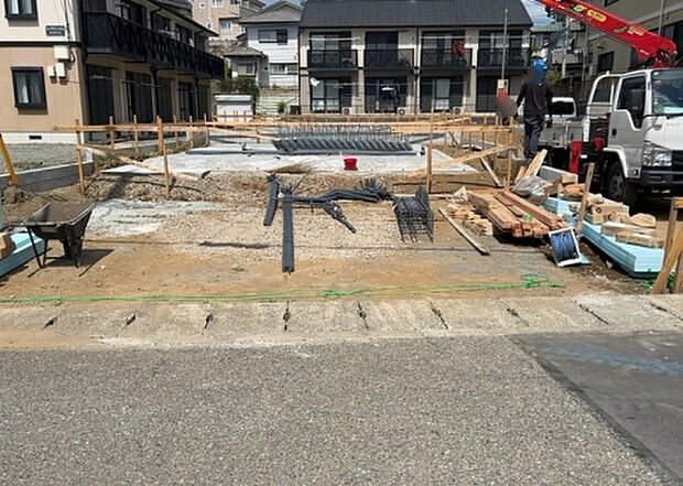 【外観_2】外観は建物の第一印象を決める重要な要素です。複数の方向から見ることで、建物の存在感や周辺との調和、デザインの良さなどがより明確に分かります。お気に入りの建物を見つけてみてください。