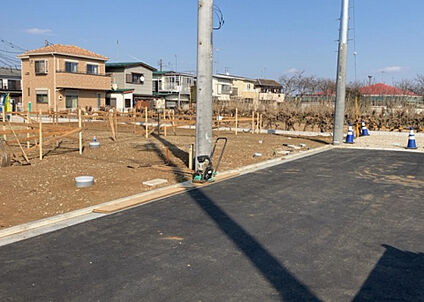 前面道路含む現地写真_3