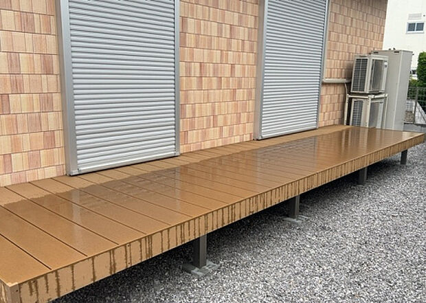 【庭】庭があることでガーデニングや家庭菜園はもちろん、こどもの遊び場やペットを放して遊ぶことができます。また、家の周囲に余裕があるということです。隣地との間があれば、十分な日当たりと、風通しが確保できます。