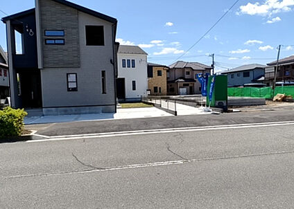 前面道路含む現地写真_2