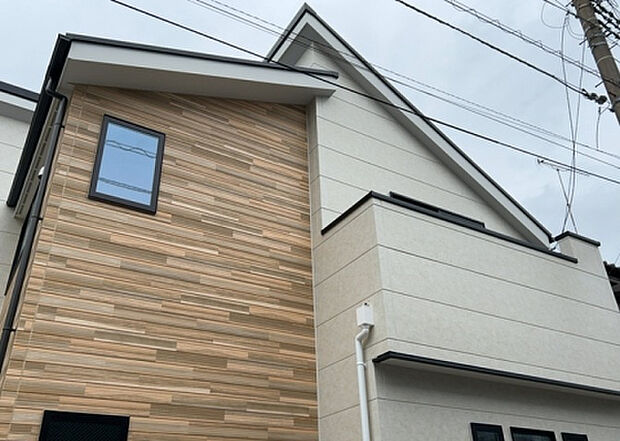 【外観_2】外観は建物の第一印象を決める重要な要素です。複数の方向から見ることで、建物の存在感や周辺との調和、デザインの良さなどがより明確に分かります。お気に入りの建物を見つけてみてください。
