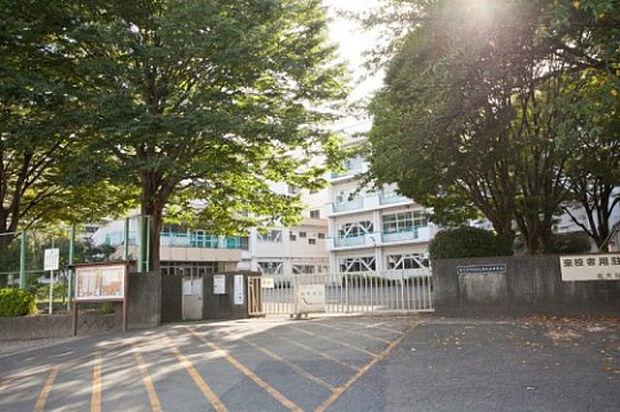 南大谷中学校(約1,398m)