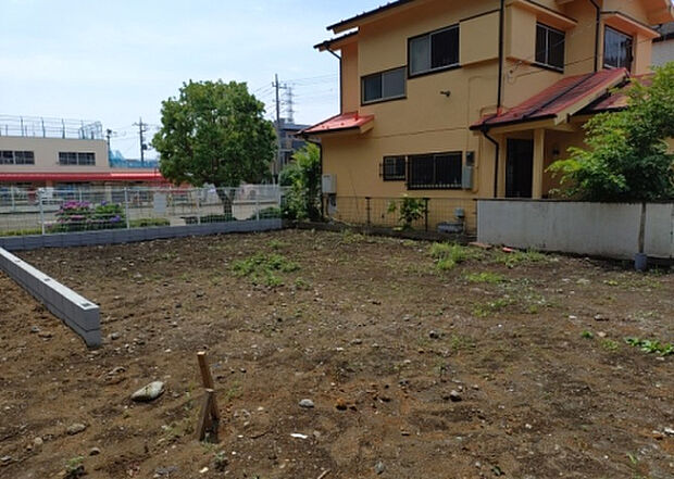 【外観_2】外観は建物の第一印象を決める重要な要素です。複数の方向から見ることで、建物の存在感や周辺との調和、デザインの良さなどがより明確に分かります。お気に入りの建物を見つけてみてください。