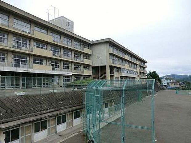 串川中学校（約1,426m）
