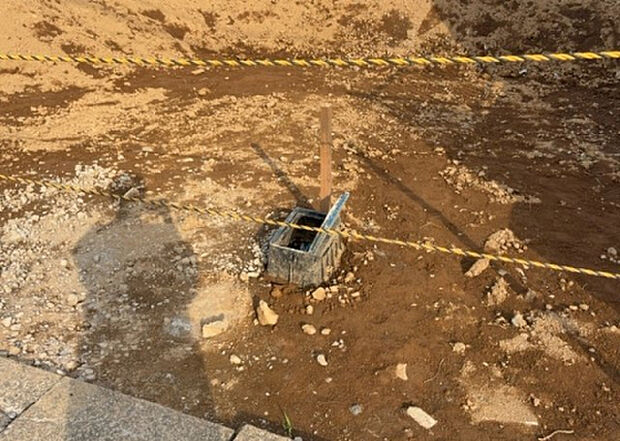【その他設備】敷地内には、散水栓や立水栓があります。水道水を直接利用できるため、水を運ぶ手間を省くことが出来ます。大量の水を必要とする洗車作業や清掃などに役立ちます。その他設備とあわせて、現地でご確認ください。