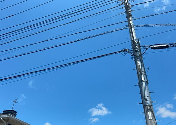 【物件からの展望_2】眺望を気にして物件を探す場合、前面に建物が建っていないか現地で確認しましょう!前面に建物があると景色はもちろん、日当たりや風通しにも影響が出てきます。住んだ時のことを想像しながら現地見学をしましょう。