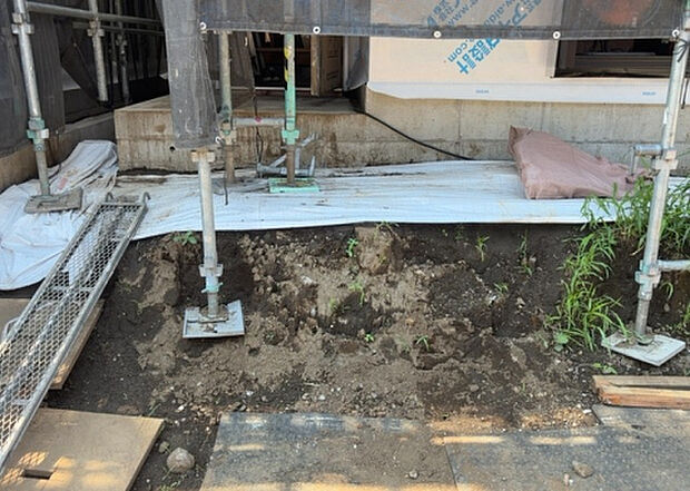 【その他設備】敷地内には、散水栓や立水栓があります。水道水を直接利用できるため、水を運ぶ手間を省くことが出来ます。大量の水を必要とする洗車作業や清掃などに役立ちます。その他設備とあわせて、現地でご確認ください。