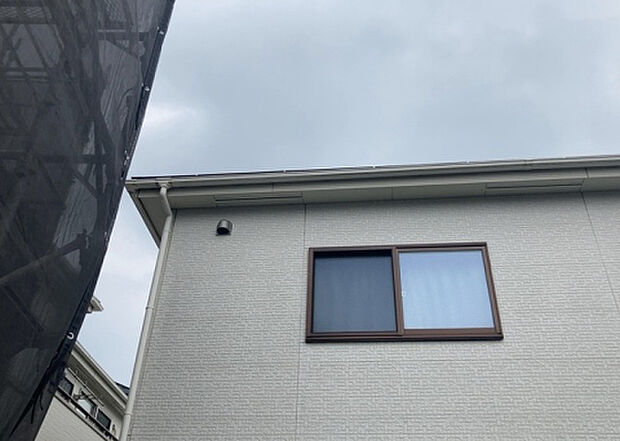 【物件からの展望_2】眺望を気にして物件を探す場合、前面に建物が建っていないか現地で確認しましょう!前面に建物があると景色はもちろん、日当たりや風通しにも影響が出てきます。住んだ時のことを想像しながら現地見学をしましょう。