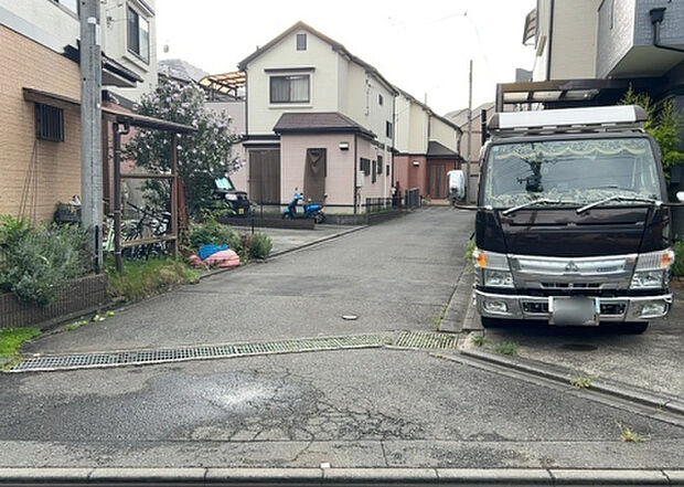 【物件からの展望_2】眺望を気にして物件を探す場合、前面に建物が建っていないか現地で確認しましょう!前面に建物があると景色はもちろん、日当たりや風通しにも影響が出てきます。住んだ時のことを想像しながら現地見学をしましょう。