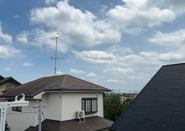 【物件からの展望】眺望を気にして物件を探す場合、前面に建物が建っていないか現地で確認しましょう!前面に建物があると景色はもちろん、日当たりや風通しにも影響が出てきます。住んだ時のことを想像しながら現地見学をしましょう。