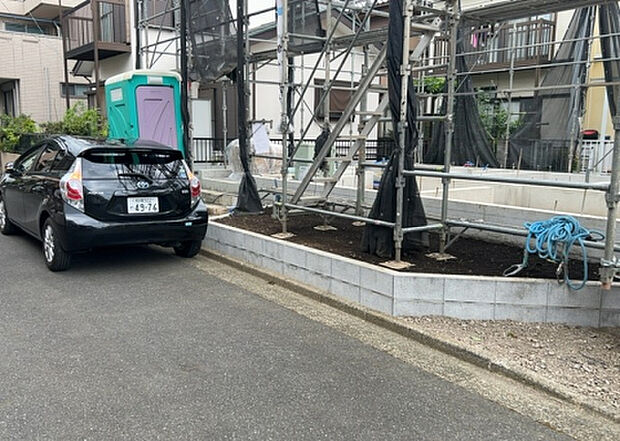 【その他設備】敷地内には、散水栓や立水栓があります。水道水を直接利用できるため、水を運ぶ手間を省くことが出来ます。大量の水を必要とする洗車作業や清掃などに役立ちます。その他設備とあわせて、現地でご確認ください。