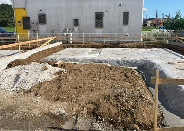 【外観_2】外観は建物の第一印象を決める重要な要素です。複数の方向から見ることで、建物の存在感や周辺との調和、デザインの良さなどがより明確に分かります。お気に入りの建物を見つけてみてください。
