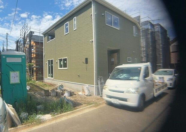 【その他設備】敷地内には、散水栓や立水栓があります。水道水を直接利用できるため、水を運ぶ手間を省くことが出来ます。大量の水を必要とする洗車作業や清掃などに役立ちます。その他設備とあわせて、現地でご確認ください。