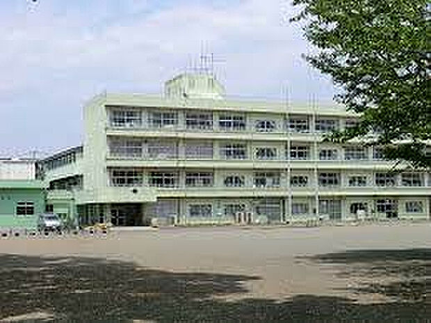 荻野小学校(約612m)