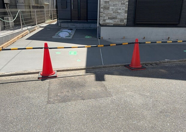 【駐車場】駐車場と明記されていても、最小スペースでつくられた駐車場だと大型車は駐車できなかったり、出入りしにくくなったりする可能性があります。お車のサイズと購入したい物件の駐車場のサイズを現地で確認しましょう。
