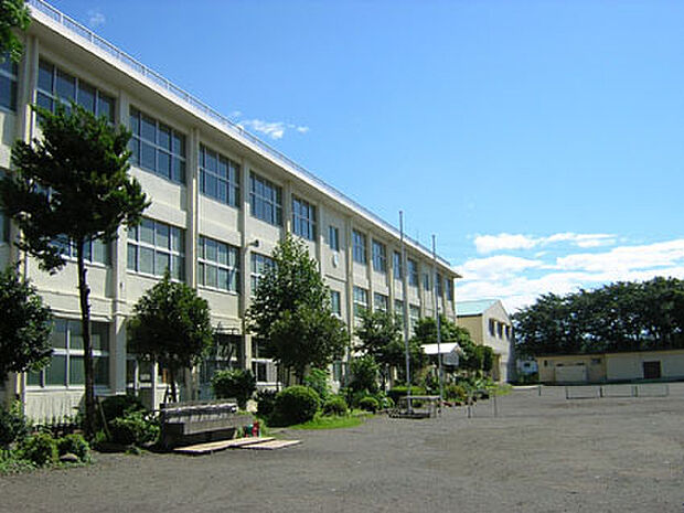 西中学校(約950m)