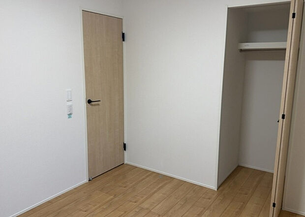 【子供部屋】子供が何人でも年齢によっては、受験時にしっかり壁のある個室があった方が良い場合もあります。難しい問題ですが、兄弟の人数や、性別や年齢差によって状況が異なりますので、数年後のこともしっかり考えましょう。