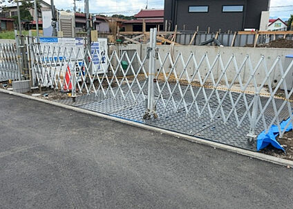 前面道路含む現地写真_3