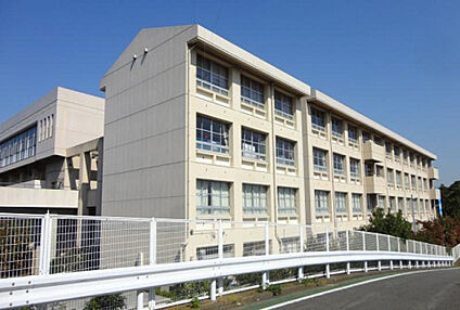 依知中学校 1968m(徒歩25分)