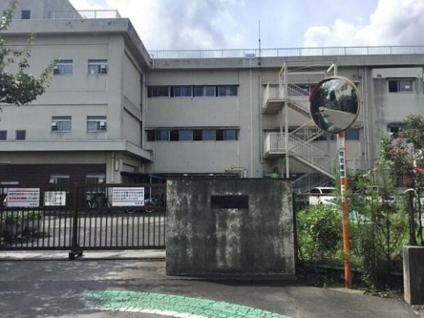 共和小学校(約404m)
