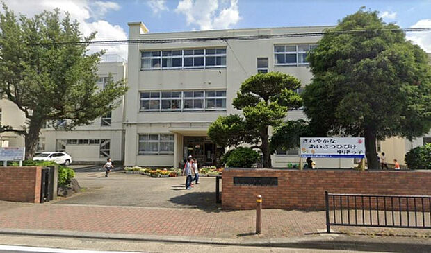 中津小学校(約1,407m)