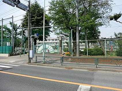相原小学校 630m(徒歩8分)