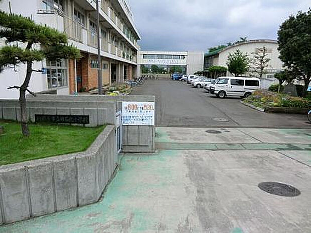 田名北小学校(約1,245m)