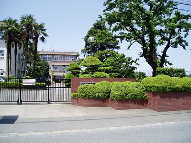 大沢中学校（約1,729m）